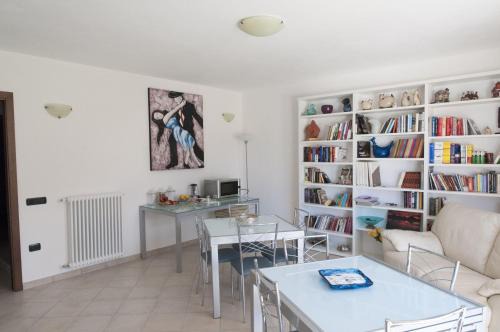 Nuoro Bed & Breakfast | Discover B&B Le Fresie: Pet-Friendly Retreat with Breakfast