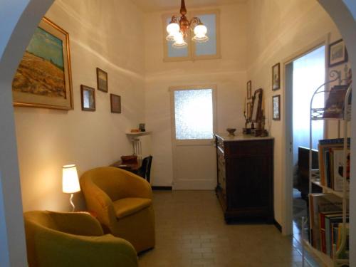 Serra de' Conti Bed & Breakfast | Top-Rated B&B Le Stanze del Chiostro with Unique Amenities