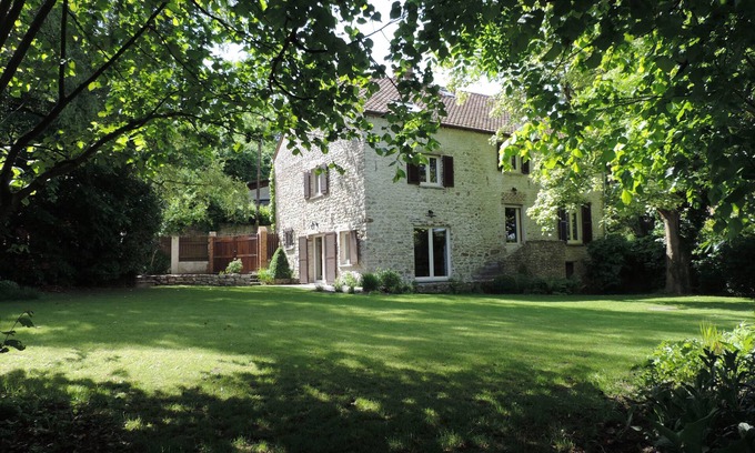 Chaumont-Gistoux Bed & Breakfast | Relaxing Stay at B&B Le Valangré with Spa & Breakfast
