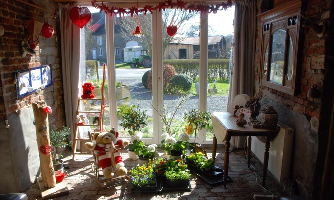 Gedinne Bed & Breakfast | Discover B&B Les Trois Voisins: Pool, Restaurant & Breakfast
