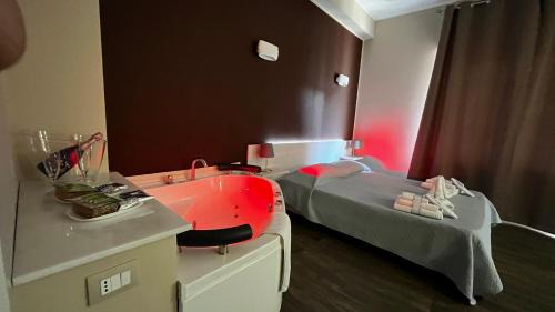 Reggio Calabria Bed & Breakfast | Discover Comfort at Leus Apartment with Hot Tub Access