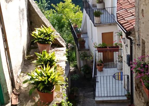 Rivello Bed & Breakfast | Cozy B&B Lo Straniero: Breakfast Included, Rated 9/10