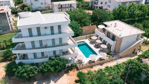 Gjerana Bed & Breakfast | Inviting B&B Lovac: Oceanfront Bliss with Top Amenities