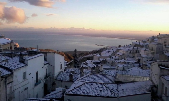 Monte Sant'Angelo House | Cozy B&B Michael: Highly Rated with Family-Friendly Amenities