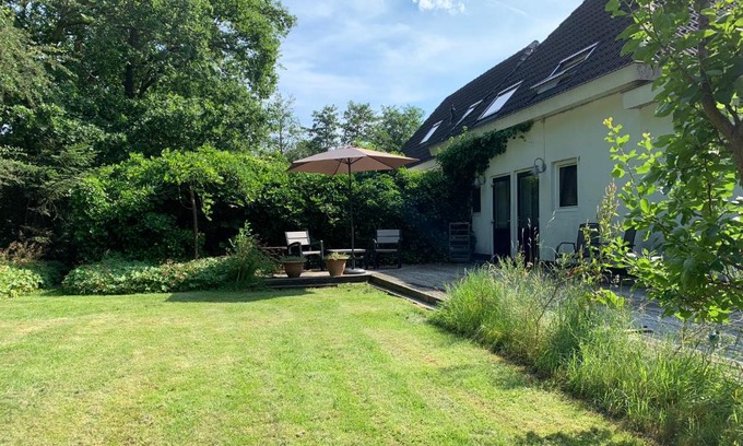 Municipality of Leek Bed & Breakfast | Cozy B&B Midwolde: Family-Friendly with Delicious Breakfast