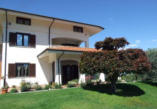 Envie Bed & Breakfast | Inviting B&B Mombracco: Family-Friendly with Kitchen Access