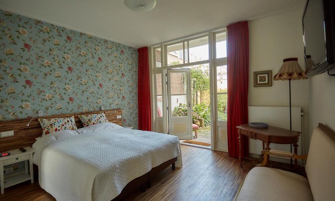 Lombok Bed & Breakfast | Top-Rated B&B Muntzicht: Enjoy Delicious Breakfasts Daily
