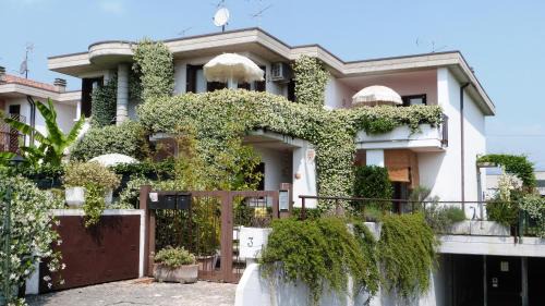 Raffa Bed & Breakfast | Top-Rated B&B Nautilus with Family-Friendly Amenities