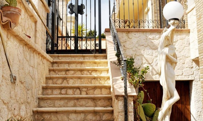 Ciotta Bed & Breakfast | Charming B&B Nicole with Pool & Family-Friendly Amenities