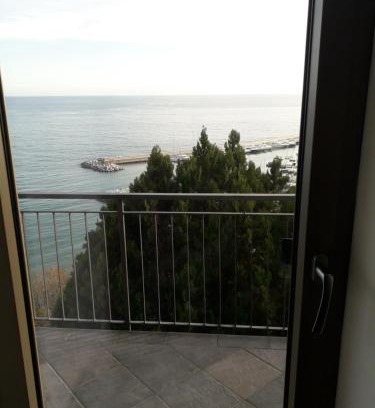 Alassio Bed & Breakfast | Oceanfront B&B Nido Sul Mare with Amazing 9.7/10 Rating