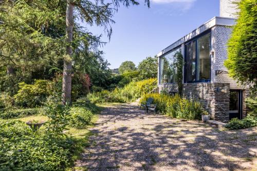 Municipality of Vaals Apartment | Discover B&B Nouveauté: Family-Friendly with Delicious Dining