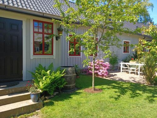 Tvaaker Bed & Breakfast | Inviting B&B Olsegården: Pet Friendly with Kitchen Access