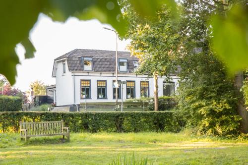 Schuddebeurs Bed & Breakfast | Discover B&B Ons Dijkhuisje: Oceanfront Bliss Awaits