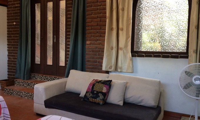 Playas de Tijuana Bed & Breakfast | Inviting B&B Oui Madame with Spa & Breakfast Included