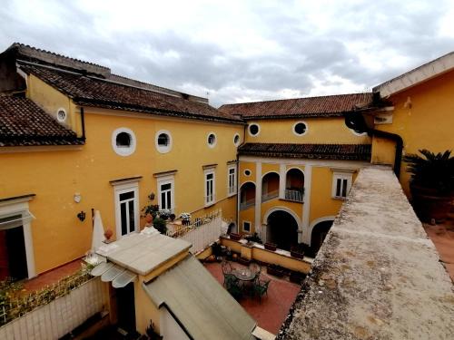 Capua Bed & Breakfast | Charming B&B Palazzo Lanza: Pet Friendly with Breakfast