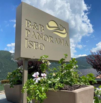 Cremignane Bed & Breakfast | Pet-Friendly B&B Panorama Iseo with Oceanfront Pool Views