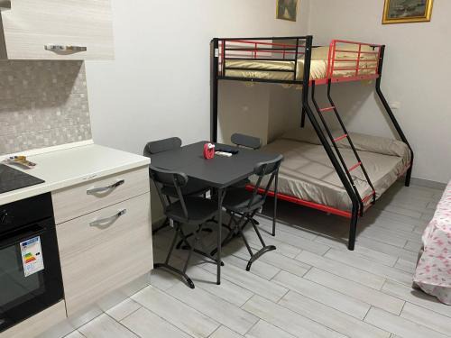 Fondi Bed & Breakfast | Cozy B&b Paradiso Settecannelle with Breakfast & Kitchen