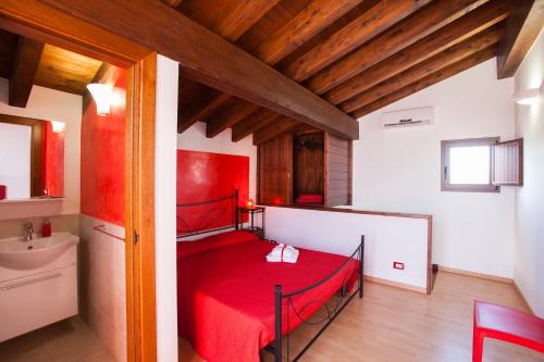 Collepasso Bed & Breakfast | Cozy B&B Perla del Sud with Breakfast & Family Amenities