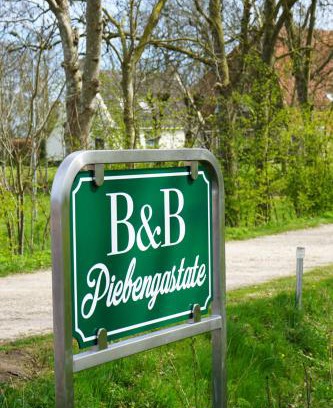 Wjelsryp Bed & Breakfast | Oceanfront Retreat at B&B Piebengastate Welsrijp