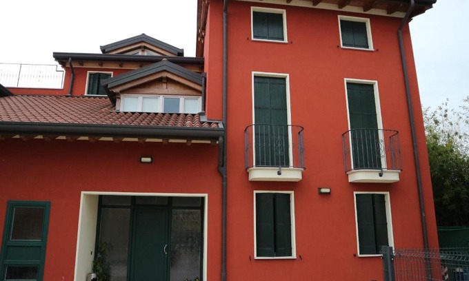 Carmignano di Brenta Bed & Breakfast | Inviting B&B Primula House: Child-Friendly & Highly Rated