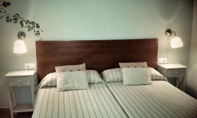 Castillazuelo Bed & Breakfast | Discover B&B Ra Tenaja: Highly Rated & Family-Friendly Stay