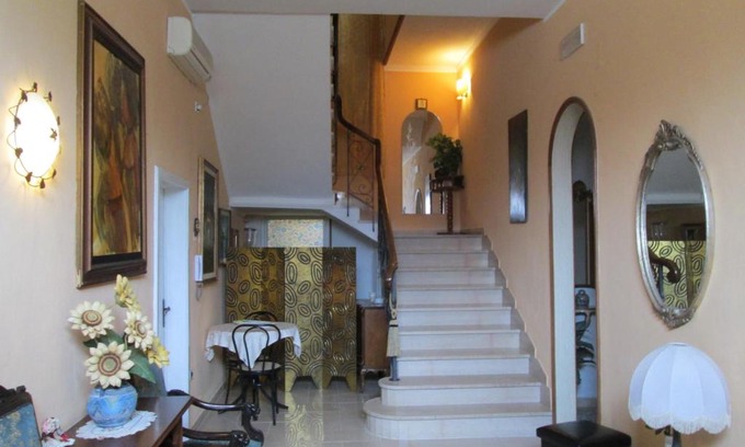 Piombino Bed & Breakfast | Budget-Friendly B&B Regina Margherita: Family & Pet Welcome