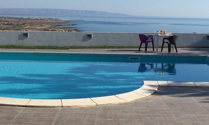 Pachino Bed & Breakfast | Experience B&B Resort Torrefano with Pool & Breakfast