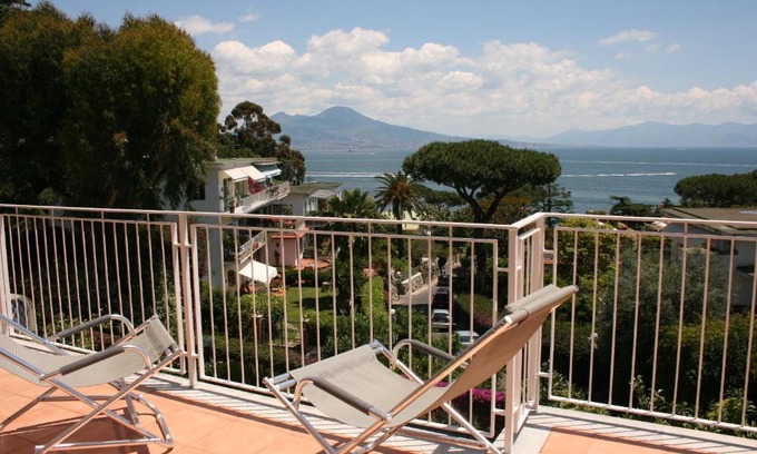 Posillipo Bed & Breakfast | Relax at B&B Rivalta - Posillipo: Pet-Friendly Retreat