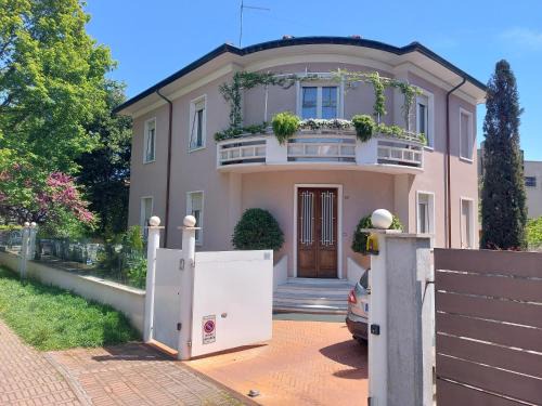 Santarcangelo di Romagna Bed & Breakfast | Discover B&B Romeo: Pet-Friendly Retreat with Hot Tub