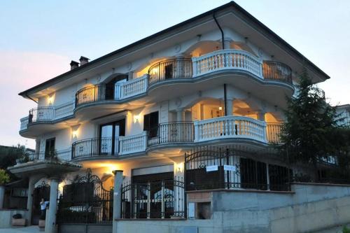 Roseto Capo Spulico Bed & Breakfast | Exceptional B&B Rosa dei Venti with Family-Friendly Amenities