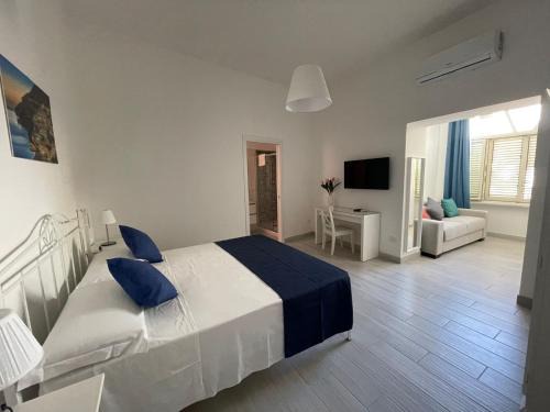Marini Bed & Breakfast | Guest Rated 10/10: B&B Rossella in Family-Friendly Vietri