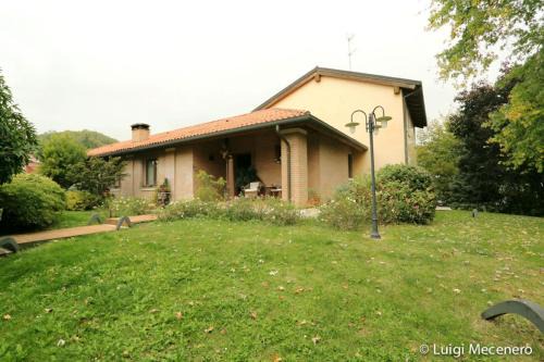 Trissino Bed & Breakfast | Pet-Friendly B&B San Nicolò with Ocean Views & Pool