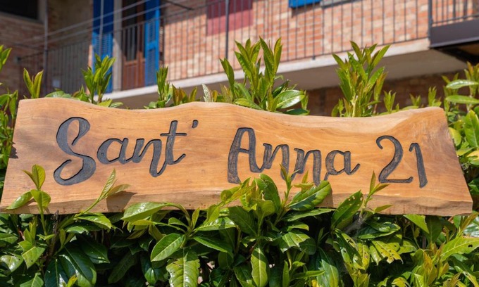 Monforte d'Alba Bed & Breakfast | Relaxing Stay at B&B Sant'Anna 21 with Breakfast Included
