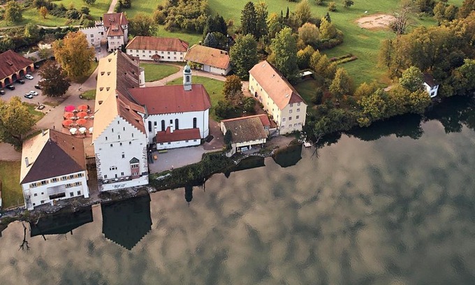 Karsau Bed & Breakfast | Pet-Friendly B&B Schloss Beuggen with Breakfast & Family Perks