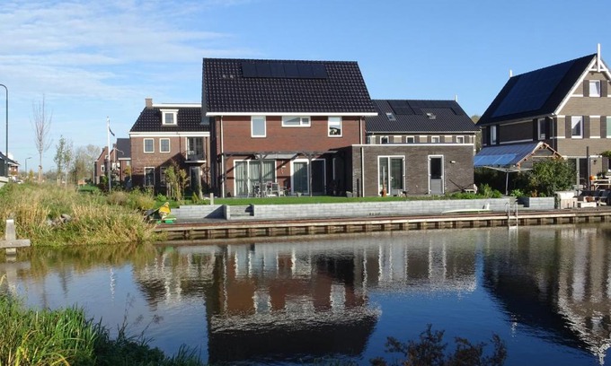 Municipality of Sudwest-Fryslan Bed & Breakfast | Charming B&B Snekerpoort: Family-Friendly with Breakfast