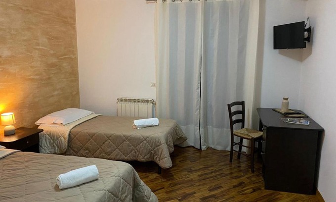 Polistena Bed & Breakfast | Cozy B&B Spanò: Family-Friendly with Breakfast & Kitchen