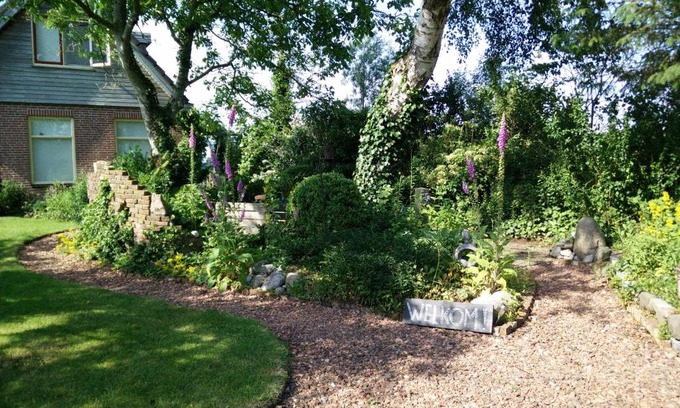 Noardburgum Bed & Breakfast | Discover B&B Stateheide: Pet-Friendly Retreat with Hot Tub