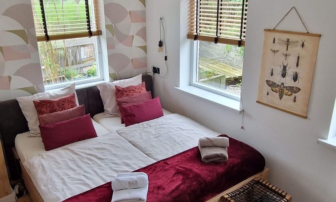 Den Helder Apartment | Oceanfront B&B Studio with Spa and Unmatched Views