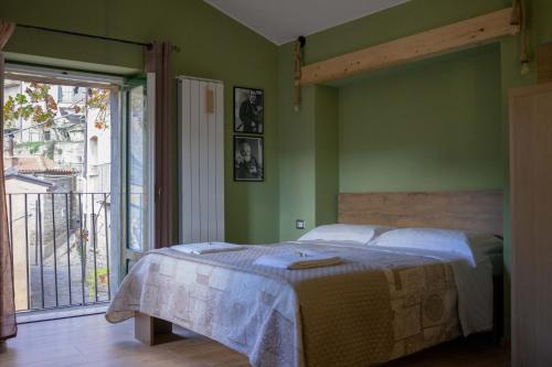 Castelmezzano Apartment | Discover B&B Sud e Magia: Rated 9.3 with Family-Friendly Dining