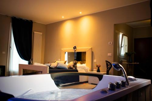 Gravina in Puglia Bed & Breakfast | Top-Rated B&B Sulla Rupe with Hot Tub & Pet-Friendly Stay