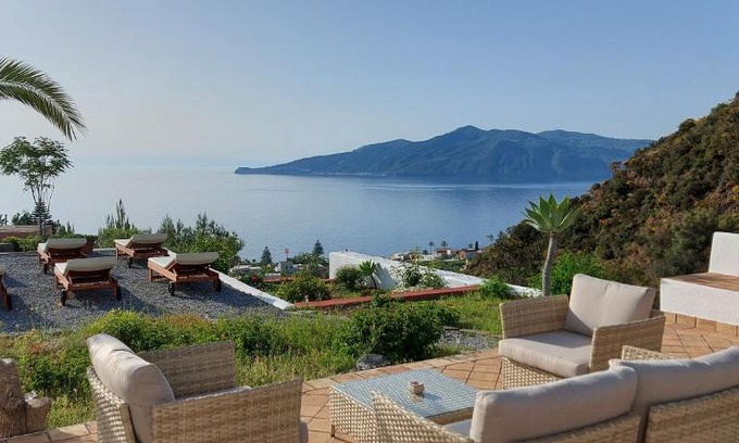 Santa Marina Salina Bed & Breakfast | Top-Rated B&B Sunrise: Breakfast & Family-Friendly Stays
