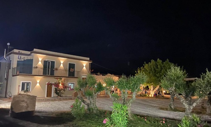 Paestum Bed & Breakfast | Pet-Friendly B&B Tenuta San Michele with Pool and Breakfast
