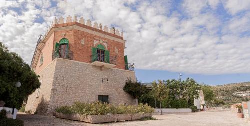 Mattinata Bed & Breakfast | Experience B & B Torre Saracena with Private Beach Access