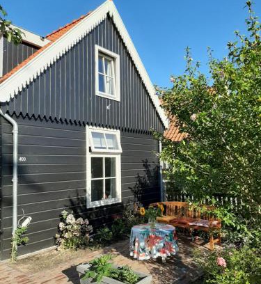 Amsterdam North Bed & Breakfast | Pet-Friendly B & B Tulp Amsterdam Noord with High Ratings