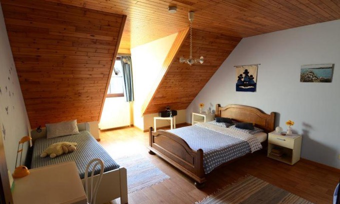 Beigem Bed & Breakfast | Kid-Friendly Retreat at B&B Vanderstraeten-Bryxis - 9/10 Rated