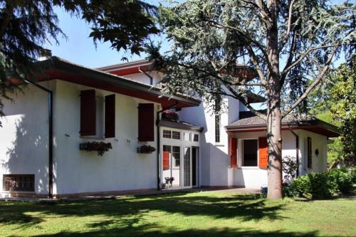 Semonzo di Borso del Grappa Bed & Breakfast | Experience B&B Vanessa House: Oceanfront Comfort Awaits