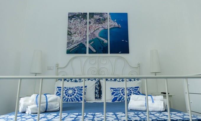 Historical Downtown Salerno Bed & Breakfast | Oceanfront Serenity at B&B Velia 34 Nettuno