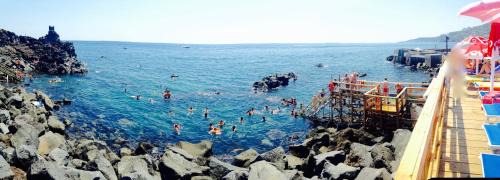 Aci Sant'Antonio Bed & Breakfast | Beautiful B&B Vicolo del Chiostro with Ocean View Amenities