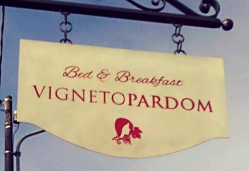 Montiglio Monferrato Bed & Breakfast | Cozy B&B Vigneto Pardom: Oceanfront & Pet-Friendly Retreat