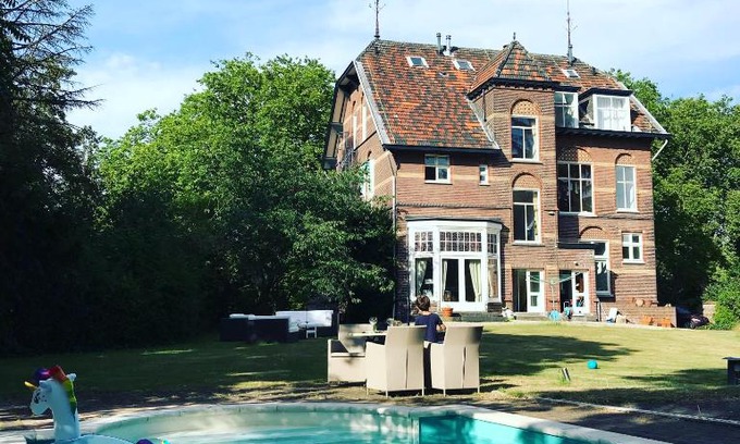 Venlo Bed & Breakfast | Relax at B&B Villa Anna with Pool and Hot Tub in Venlo